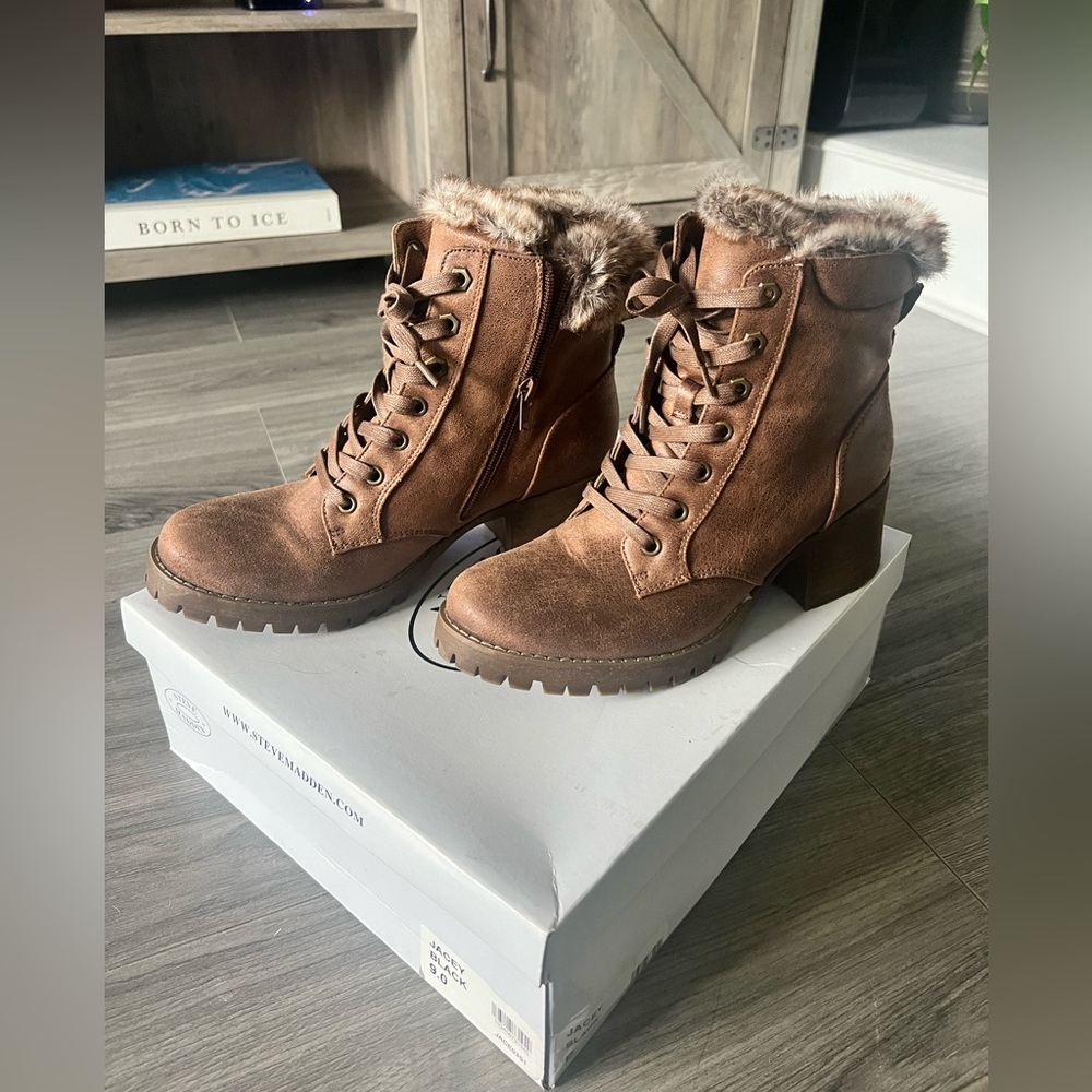 Steve Madden Fur Lined Comfort Boot- 9.5